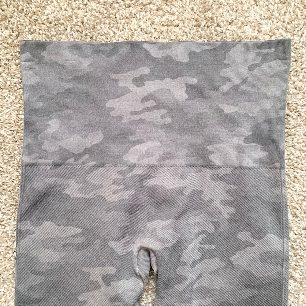 Spanx Camo Crop Leggings - Picture 3 of 7